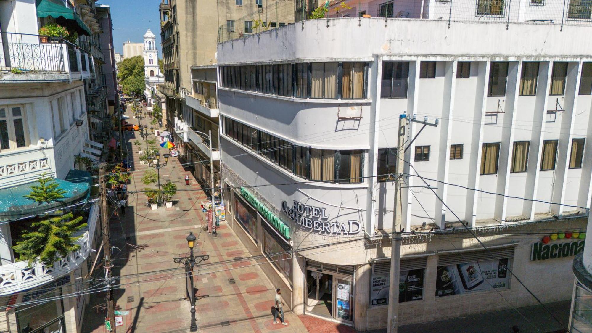 Hotel Libertad At Historic Main Street Санто Доминго Екстериор снимка
